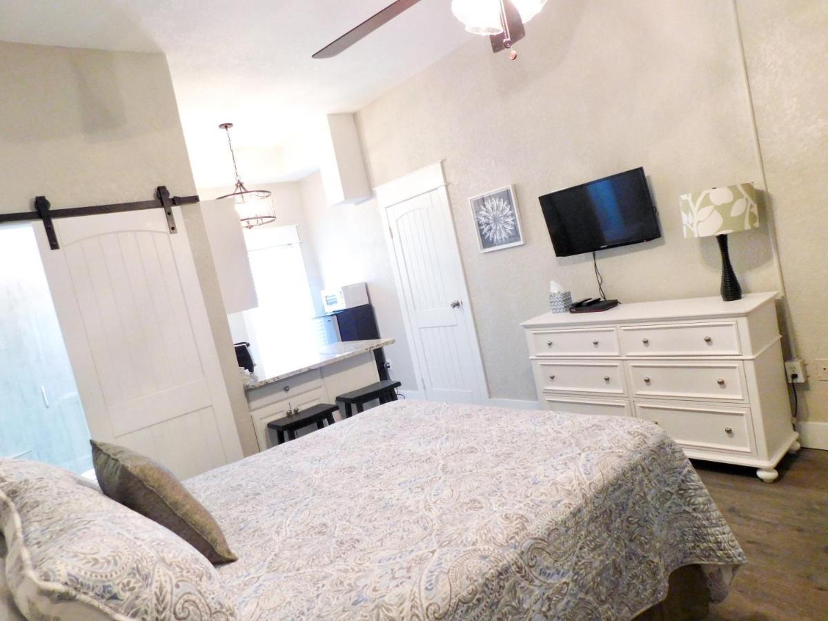 Budget Friendly Within Walking Distance To The Beach! * Gulf Shores