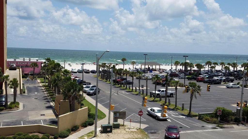 Budget Friendly Within Walking Distance To The Beach! * Gulf Shores