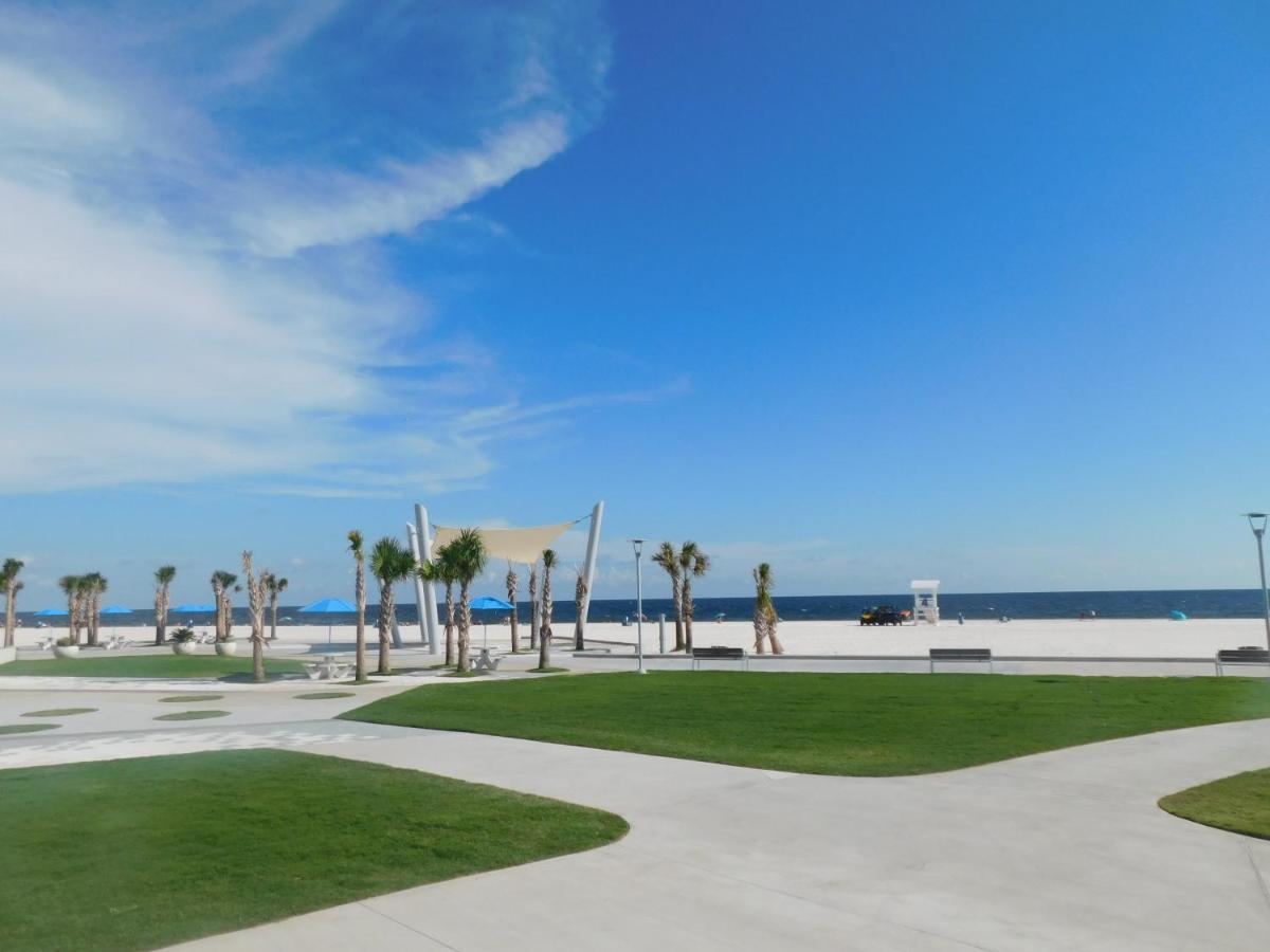 Budget Friendly Within Walking Distance To The Beach! Holiday home *